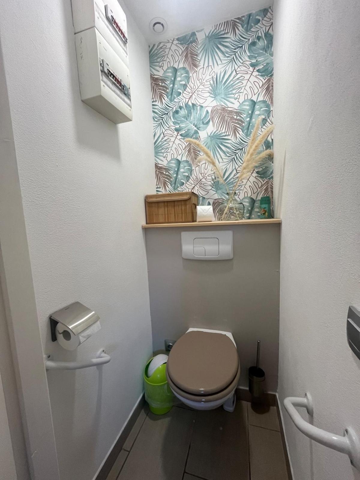 Studio Cosy Avec Climatisation Et Terrasse Malataverne エクステリア 写真