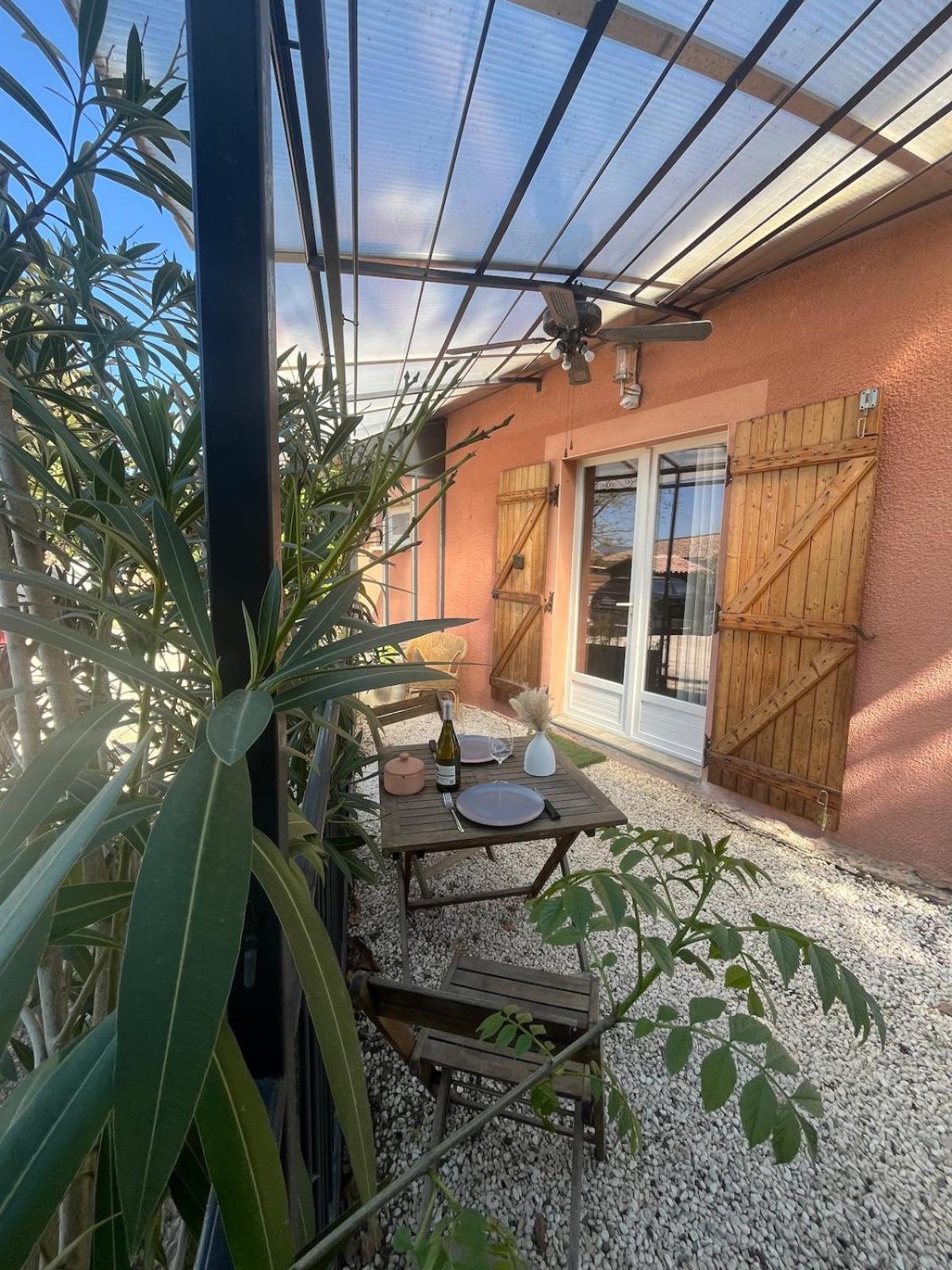 Studio Cosy Avec Climatisation Et Terrasse Malataverne エクステリア 写真
